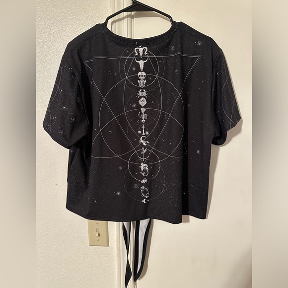 Blackmilk Libra tie front crop tee - Picture 2 of 3